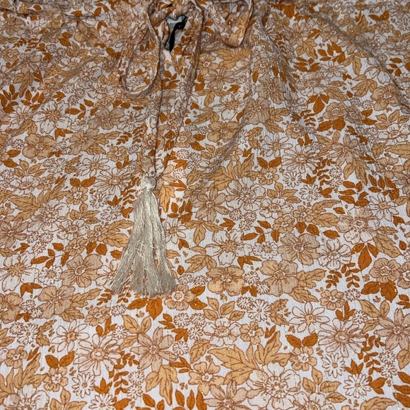 NWT Cupcakes & Cashmere Square Neck Floral Tassel Blouse Size Small Oversized - Picture 3 of 7